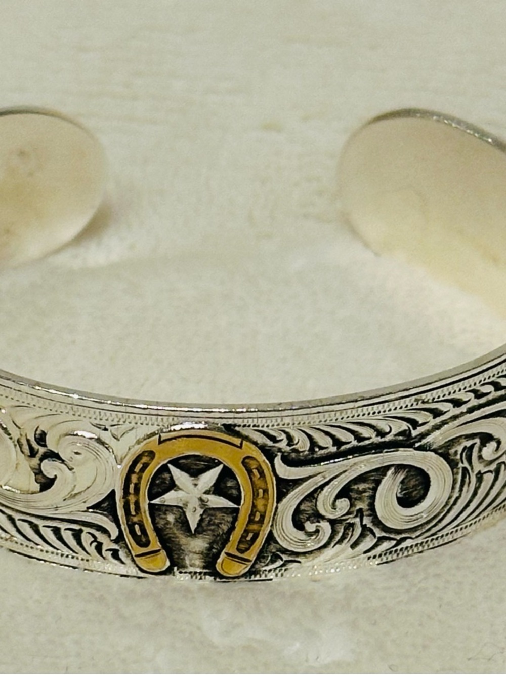 Montana Silversmiths Silver Engraved Horsesho Swirl Filigree Bangle Bracelet VTG